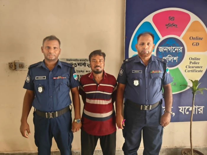 শার্শায় পুত্রবধুকে ধর্ষনে শশুর গ্রেফতার